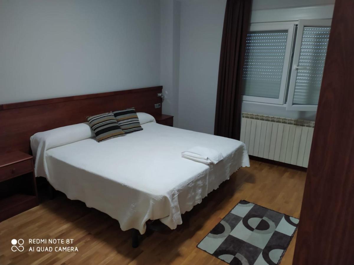 Hostal Cerecedo Леон Екстер'єр фото